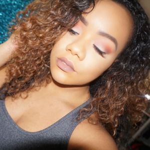 Meet your Posher, Camillia